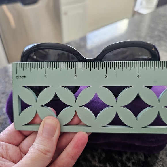 Gucci Sunglasses - Picture 9 of 9